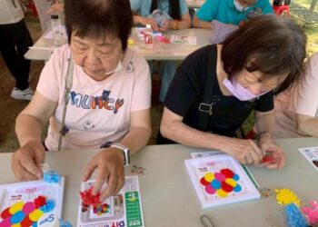臺南市東區府東創意森林無菸環境營造活動圓滿完成,寓教於樂推廣無菸健康生活。 臺南市東區府東創意森林無菸環境營造活動圓滿完成,寓教於樂推廣無菸健康生活。
