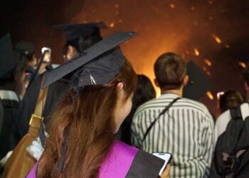 從受助兒少到準法研生　屏東女孩錄取國立大學法研所 展望會陪伴15年　她靠獎學金完成大學學業朝律師夢前進