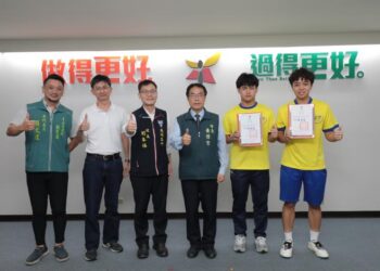 港明高中學生赴美摘下FTC世界賽控制獎第2名 市長黃偉哲表揚為臺南爭取榮耀 港明高中學生赴美摘下FTC世界賽控制獎第2名 市長黃偉哲表揚為臺南爭取榮耀