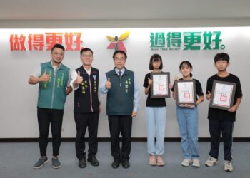 綠能教育躍國際！市長黃偉哲親自接見KidWind風力能源世界冠軍隊伍 勉勵學子成為世界的光輝