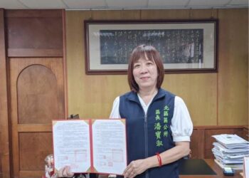 北區區公所為因應災害發生,考量避難收容災民所需,與邑晟環衛有限公司及佳晨環保工程有限公司高雄分公司簽訂避難收容處所設施籌備支援協定 北區區公所為因應災害發生,考量避難收容災民所需,與邑晟環衛有限公司及佳晨環保工程有限公司高雄分公司簽訂避難收容處所設施籌備支援協定