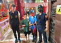 東港警助廟會走失男童團圓
