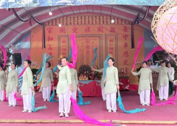 屏東古靈山分真南方照眾寺45週年聖會:結合教育表彰、反毒宣導 弘揚師道與社會關懷 屏東古靈山分真南方照眾寺45週年聖會:結合教育表彰、反毒宣導 弘揚師道與社會關懷