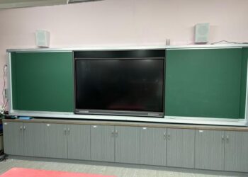 無塵黑板來了！臺南1.8億打造智慧教室，學習環境大升級，師生健康更安心