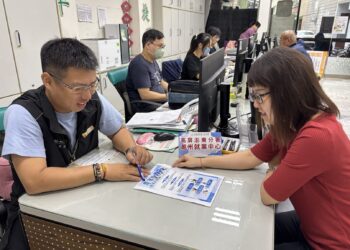 從零工到專業居服員 潮州就業中心雙計畫助攻青年翻轉職涯 從零工到專業居服員 潮州就業中心雙計畫助攻青年翻轉職涯