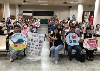 「彩繪南風」郭桂玲老師師生聯展火熱開展