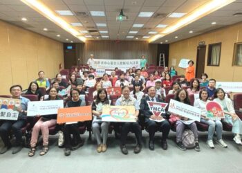 南市社會局首辦身心靈陪伴員 黃偉哲鼓勵長者自主全面照顧