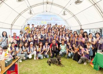 【愛心鑼響、舊物新生】高雄公益市集愛心傳遞,義賣共築弱勢幸福路 【愛心鑼響、舊物新生】高雄公益市集愛心傳遞,義賣共築弱勢幸福路