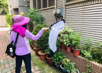 南市新增1例登革熱境外移入病例，請民眾發燒勿自行服用退燒藥，盡速就醫防堵病毒散播，另醫療院所請加強通報！