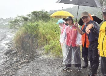 嚴防午後強降雨致災 屏縣府全力清淤嚴陣以待 嚴防午後強降雨致災 屏縣府全力清淤嚴陣以待