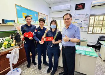 高雄港警慶祝婦女節 感謝女力辛勞付出」