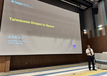 「火箭阿伯」來了！第64屆全國科展「與大師有約」 國家太空中心主任吳宗信揭示太空時代來臨