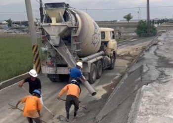 市府全力投入災害復建工作 完成菁寮排水堤後坡搶修 市府全力投入災害復建工作 完成菁寮排水堤後坡搶修