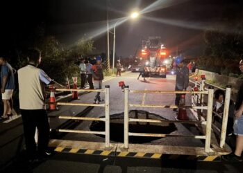 佳里南24道路發現坑洞 市府緊急派員搶修 解除危機保安全