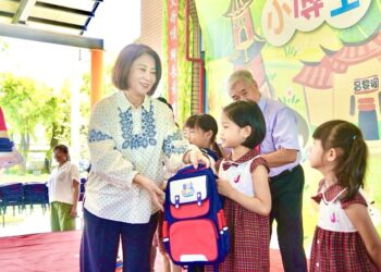 向星辰大海出發 屏縣火箭書包陪幼兒展翅高飛 向星辰大海出發 屏縣火箭書包陪幼兒展翅高飛