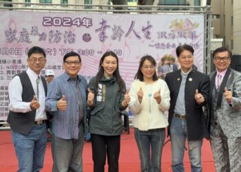 老歌金曲溫馨動人心弦 銀髮族手舞足蹈憶青春 老歌金曲溫馨動人心弦 銀髮族手舞足蹈憶青春