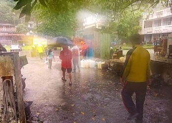 楊柳颱風來襲　里港分局協助三地門鄉撤離及預警性封路