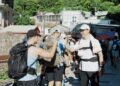 高雄運動觀光跑進柴山 運發局侯尊堯局長與三進盤榕跑者用揹水回饋山林 高雄運動觀光跑進柴山 運發局侯尊堯局長與三進盤榕跑者用揹水回饋山林