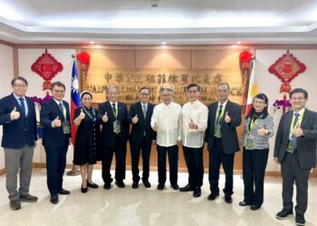 立委鍾佳濱率高屏五大學校長 赴菲簽署MOU串聯「官、學、產」資源 深化台菲教育鏈結