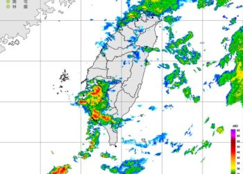 影音/0612鋒面影響 西半部有陣雨或局部雷雨及大雨 南高屏大雨特報 影音/0612鋒面影響 西半部有陣雨或局部雷雨及大雨 南高屏大雨特報