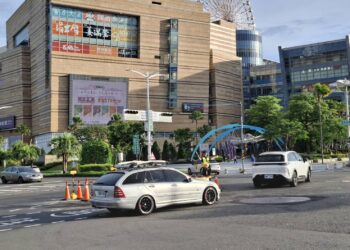 【防未然、慎部署、保暢行】夢時代啤酒節等三活動,前鎮雄警全力守護、嚴陣疏運交通秩序 【防未然、慎部署、保暢行】夢時代啤酒節等三活動,前鎮雄警全力守護、嚴陣疏運交通秩序