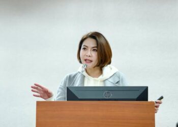 國民黨立委陳菁徽針針見血衛生局官員性侵事件,六個為什麼,高雄市政府至今沒有給社會一個交代 國民黨立委陳菁徽針針見血衛生局官員性侵事件,六個為什麼,高雄市政府至今沒有給社會一個交代