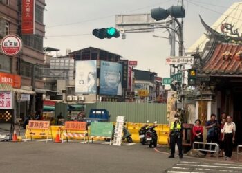 內埔警加強取締未戴安全帽及闖紅燈 內埔警加強取締未戴安全帽及闖紅燈