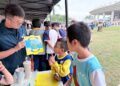 屏縣府呼籲民眾共同守護海龜避免觸法　又有遊客摸海龜遭海巡移送